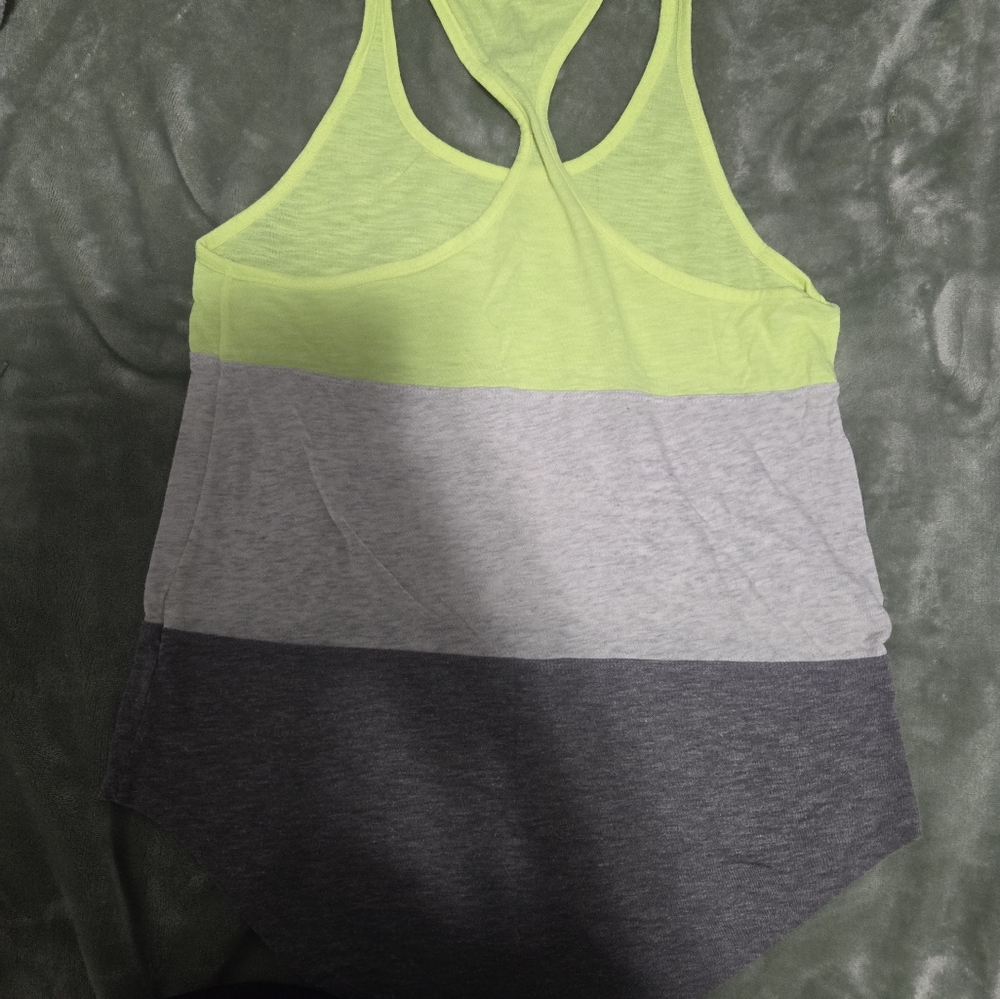 Color block tank - Picture 2 of 3